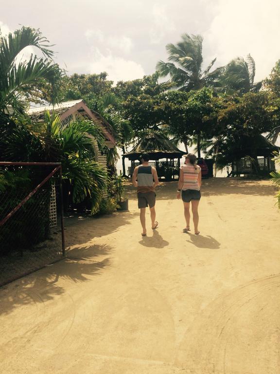 Vacations Beach Fale Hotel Manase Eksteriør billede