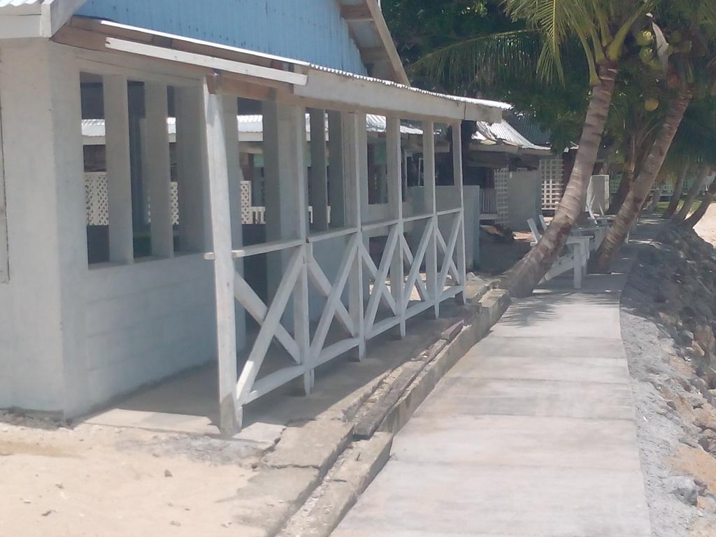 Vacations Beach Fale Hotel Manase Eksteriør billede