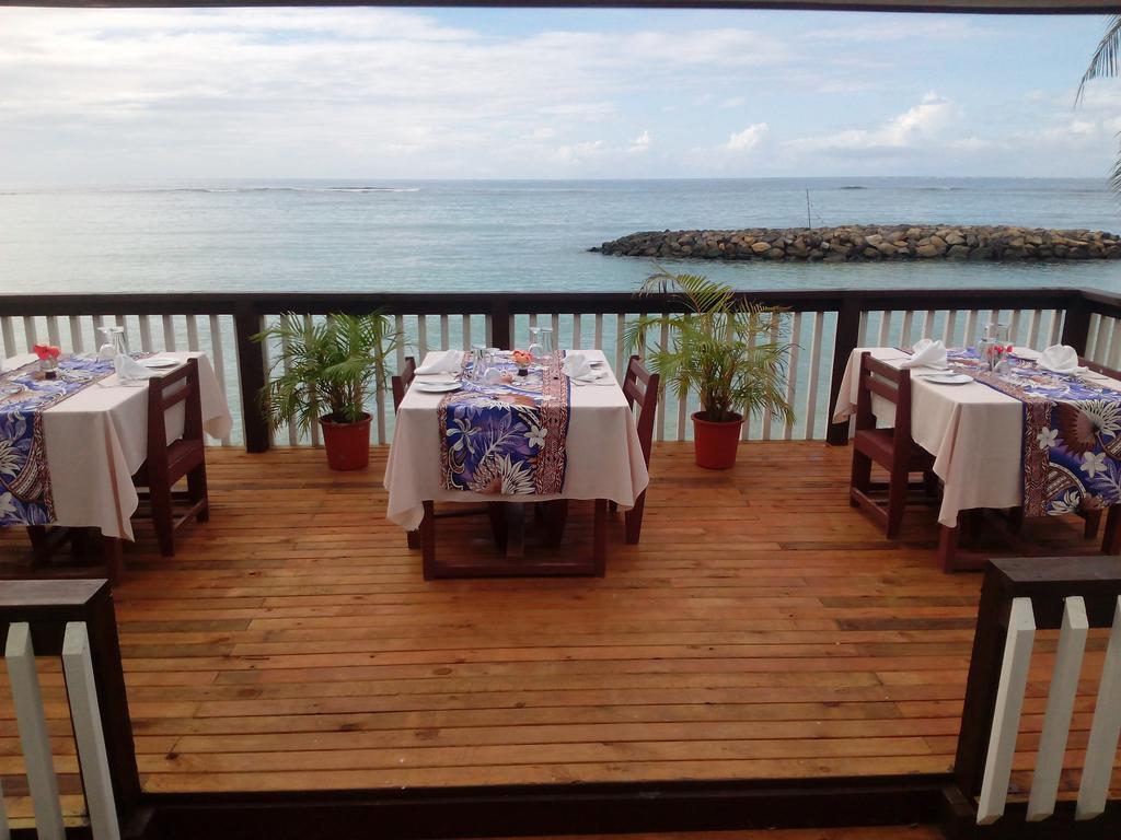 Vacations Beach Fale Hotel Manase Eksteriør billede