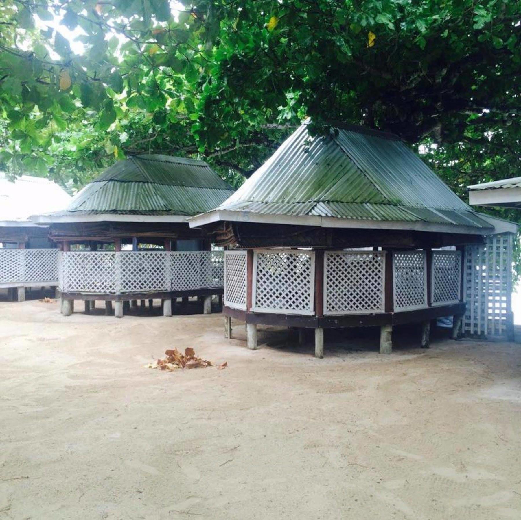 Vacations Beach Fale Hotel Manase Eksteriør billede