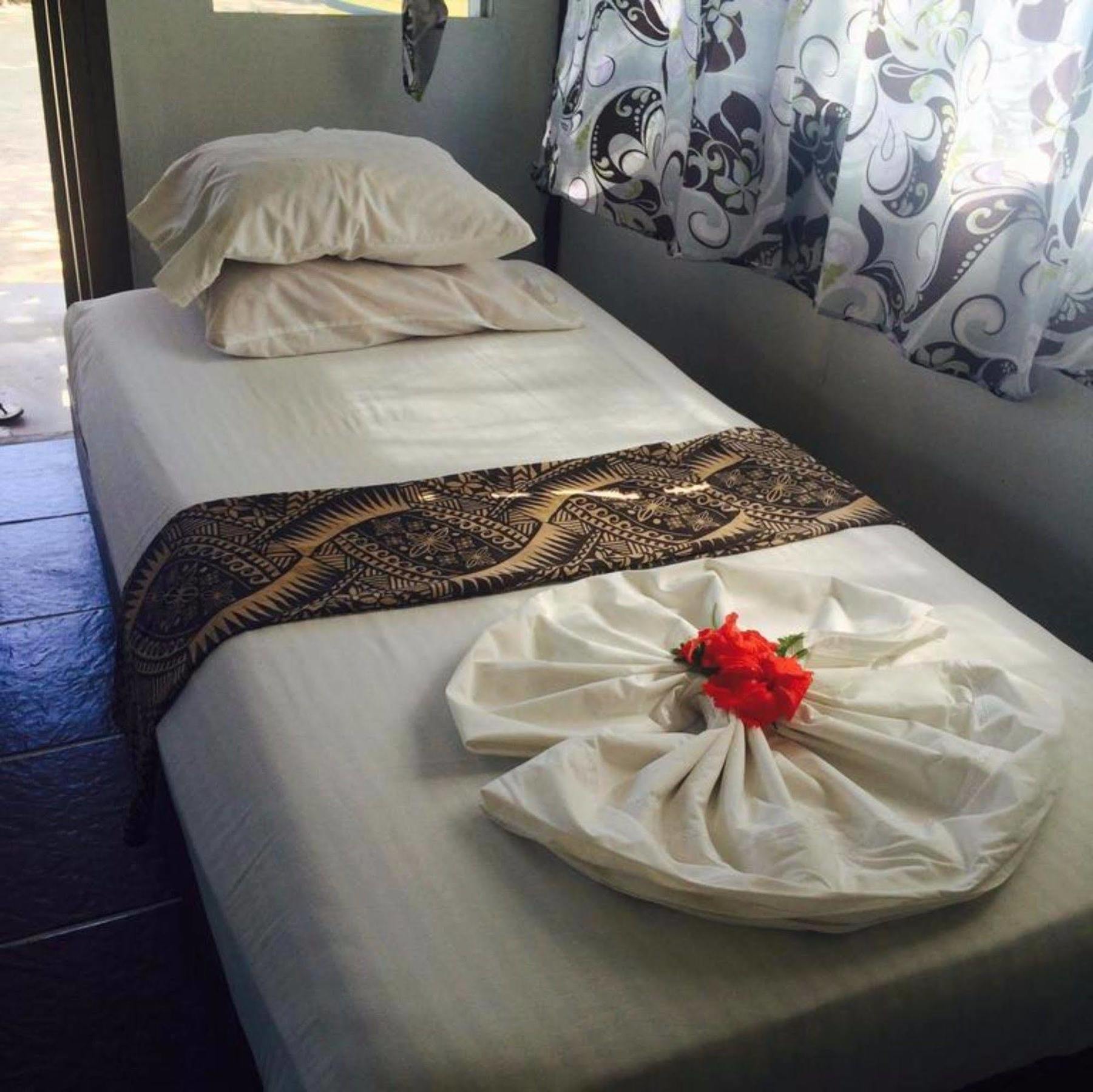 Vacations Beach Fale Hotel Manase Eksteriør billede