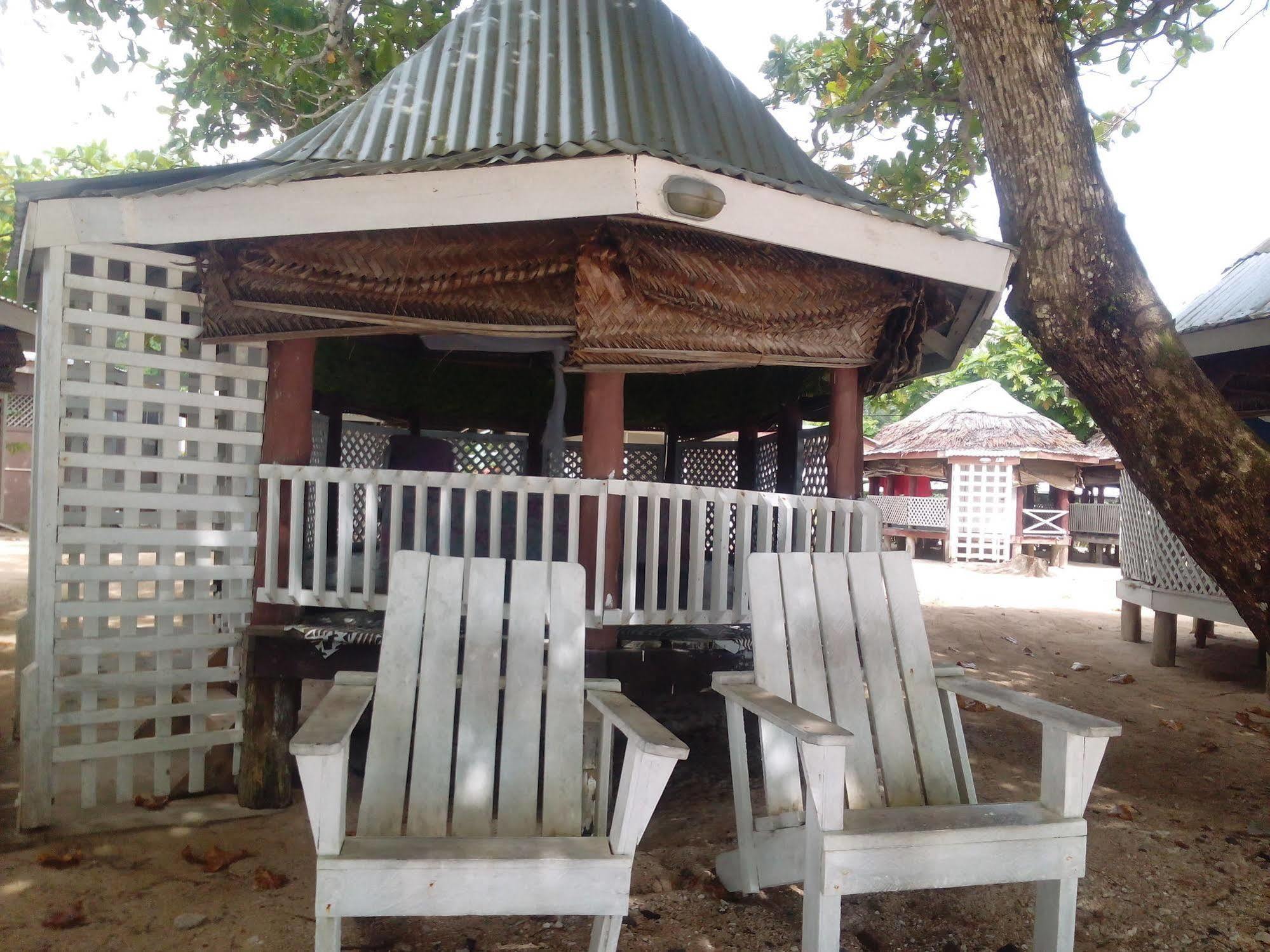 Vacations Beach Fale Hotel Manase Eksteriør billede