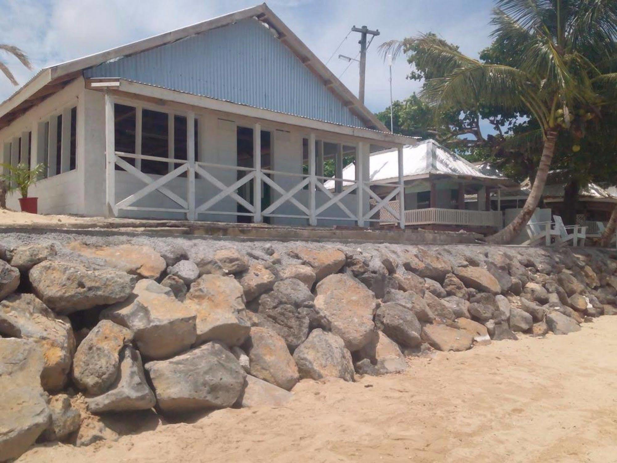Vacations Beach Fale Hotel Manase Eksteriør billede
